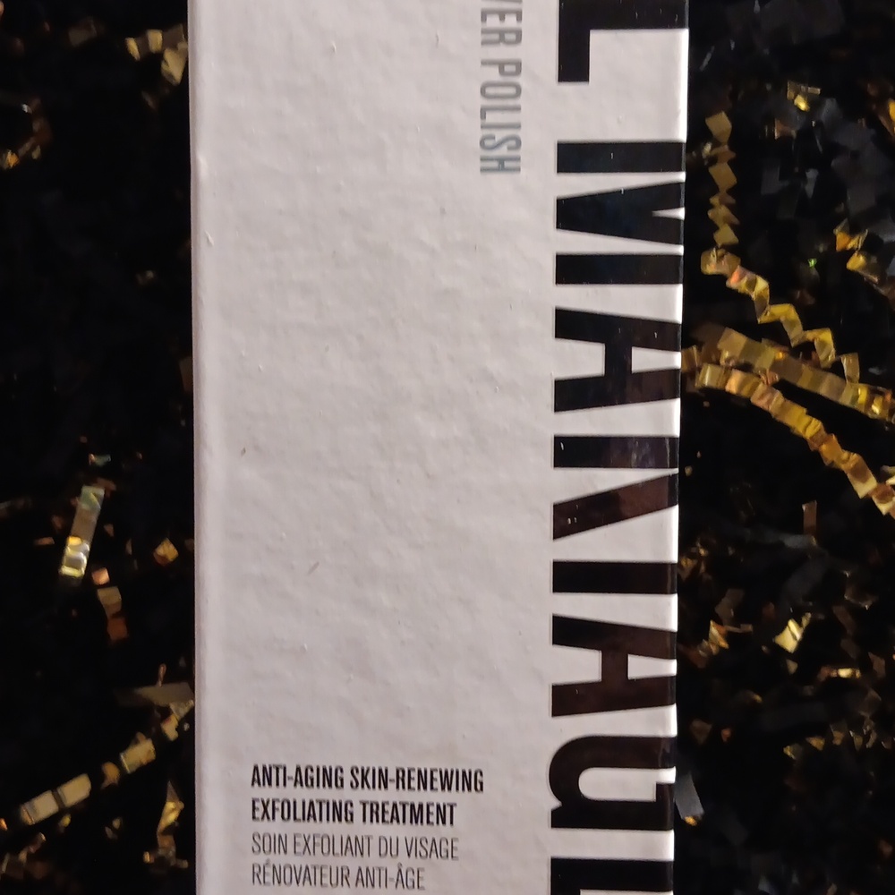 IL Makiage Anti-aging Skin Renewing Exfoliating Treatment 80 ml plus free Gift!